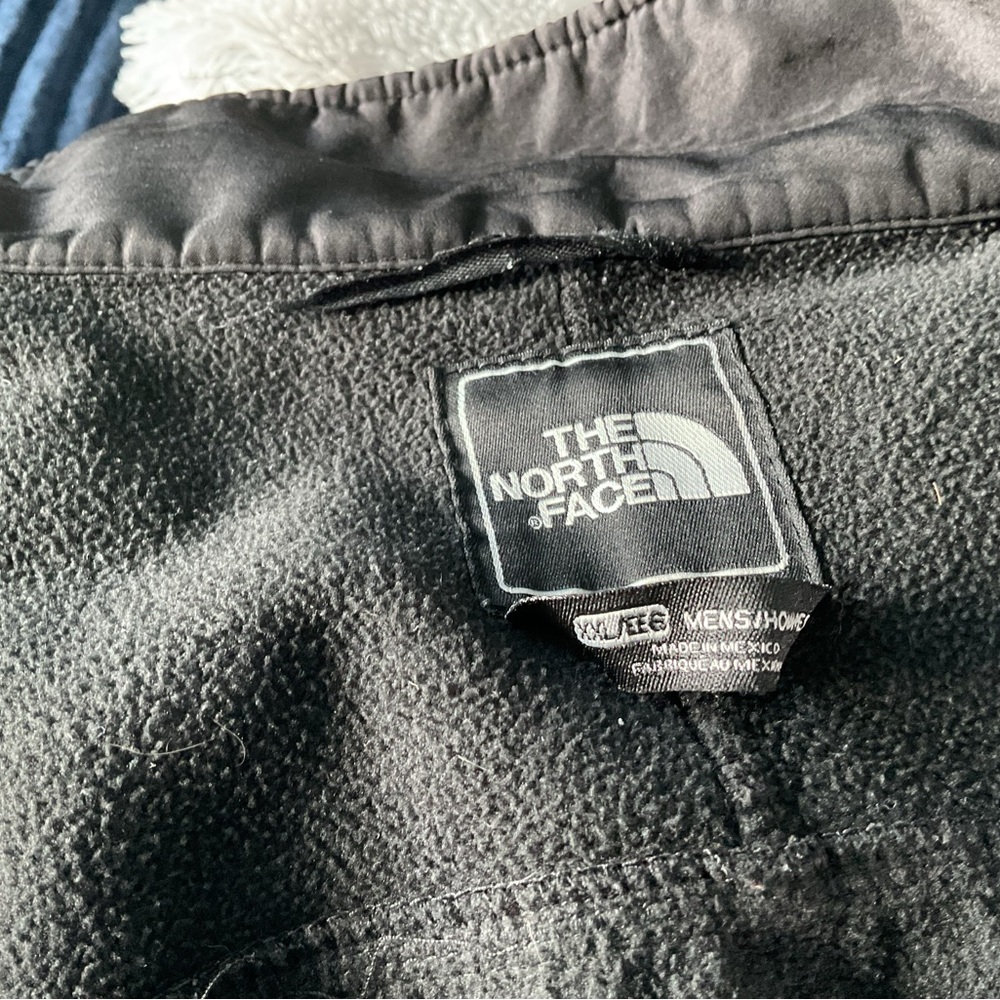 The North Face Black Softshell Jacket - Picture 5 of 5